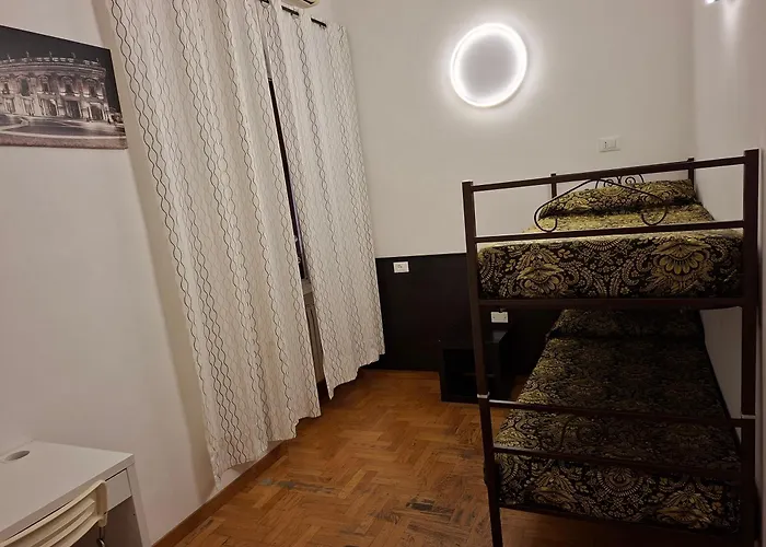 Ogbay Backpackers Haven Hostel *